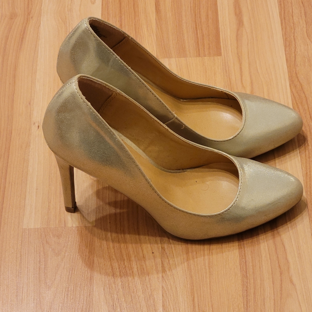 Gold shimmer heels